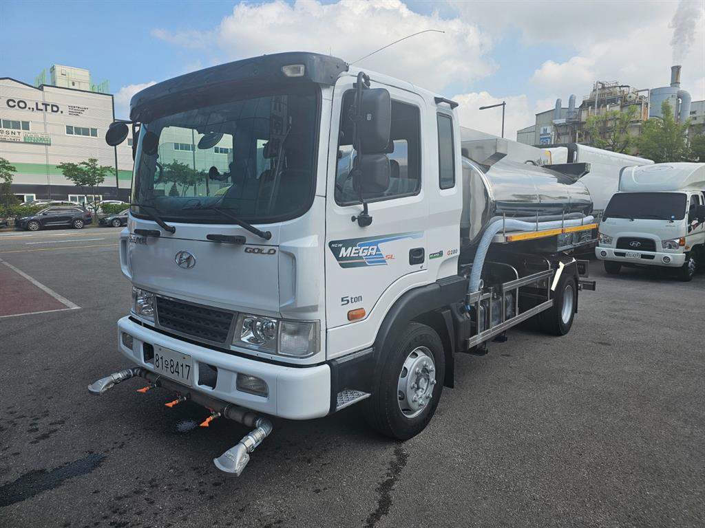 현대 살수차 메가트럭 수동 1