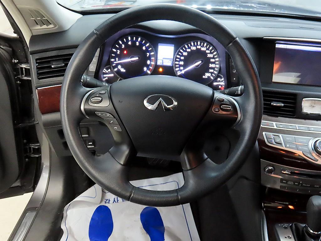 Infiniti Q70 3.7 Style 9