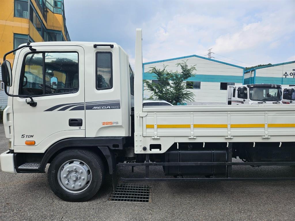 현대 메가트럭 단바리 카고 4.5톤 수동 7