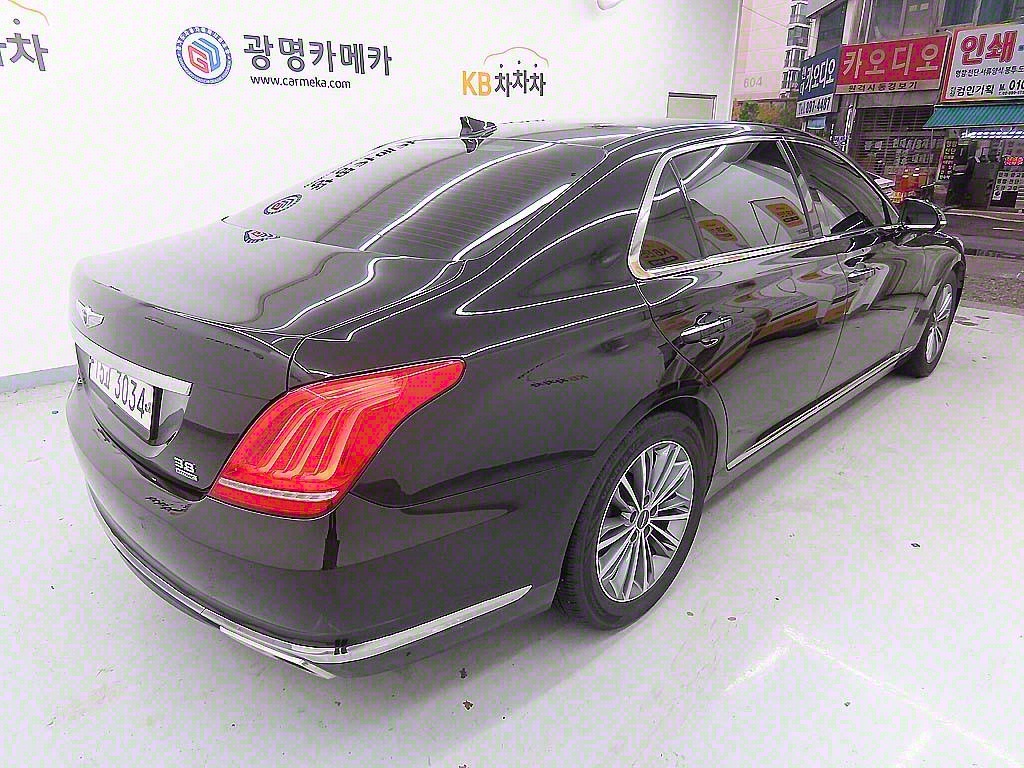 Genesis EQ900 3.8 GDI AWD Luxury 4