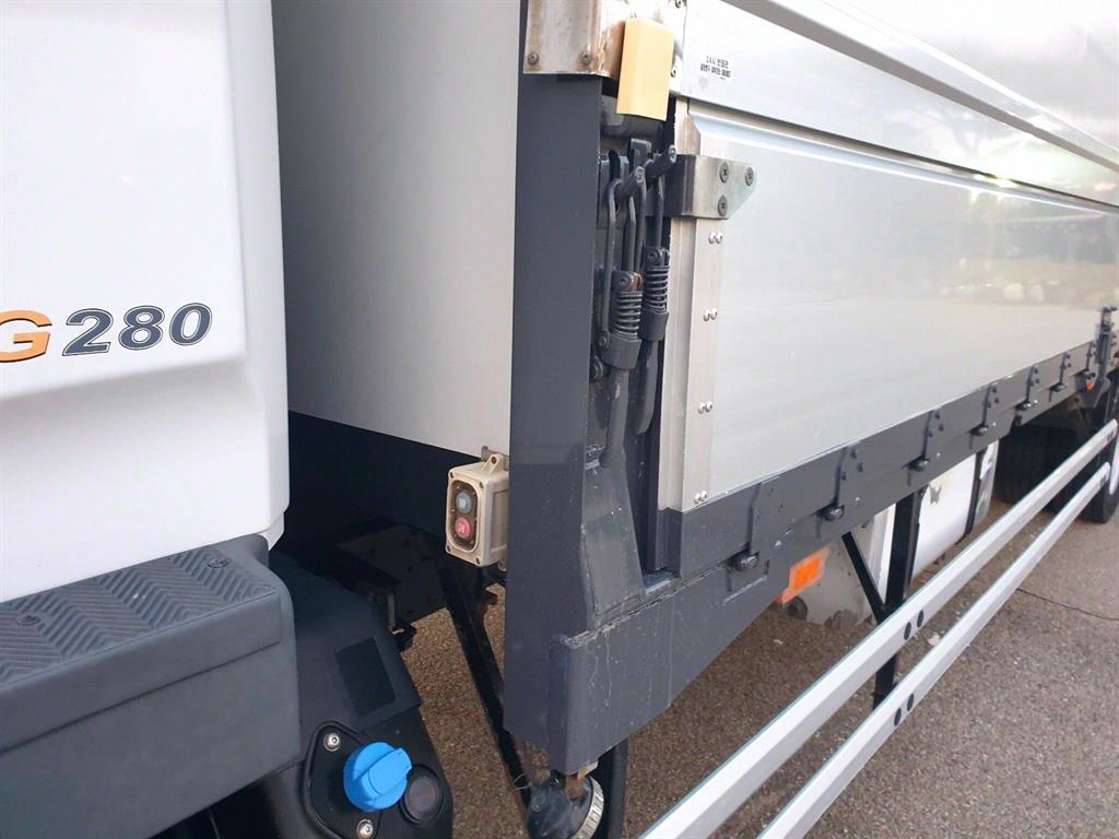 현대 메가트럭 윙바디 4.5톤 수동 9