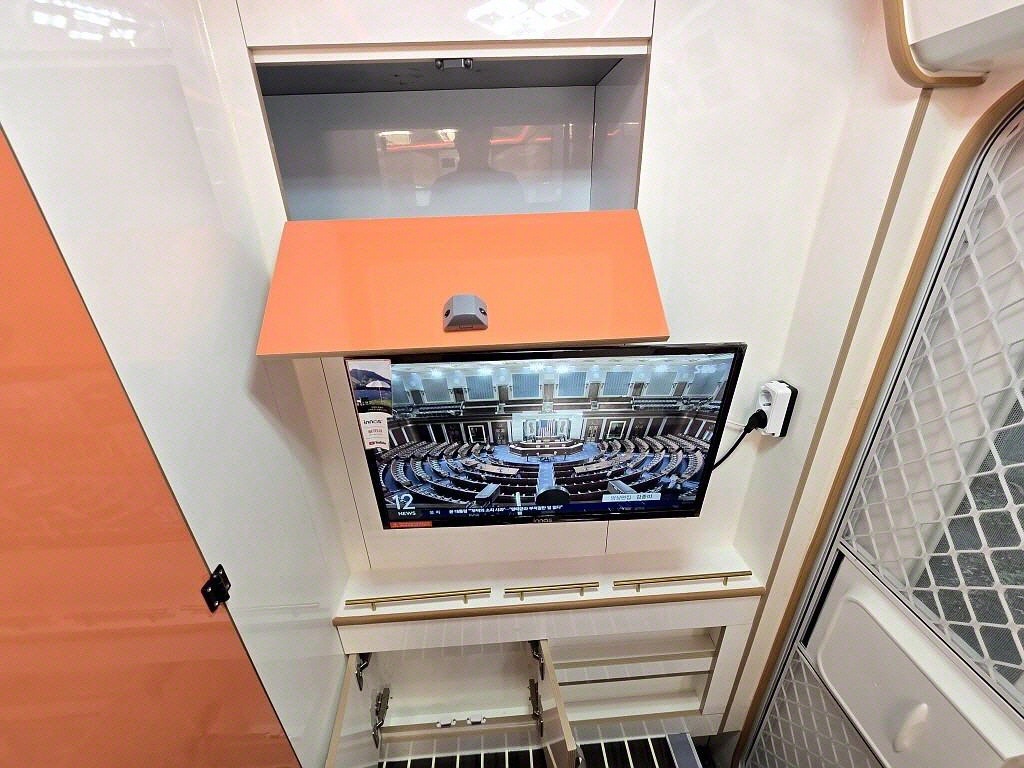 봉고3 캠핑트럭 인산철배터리 255A 100L 255W