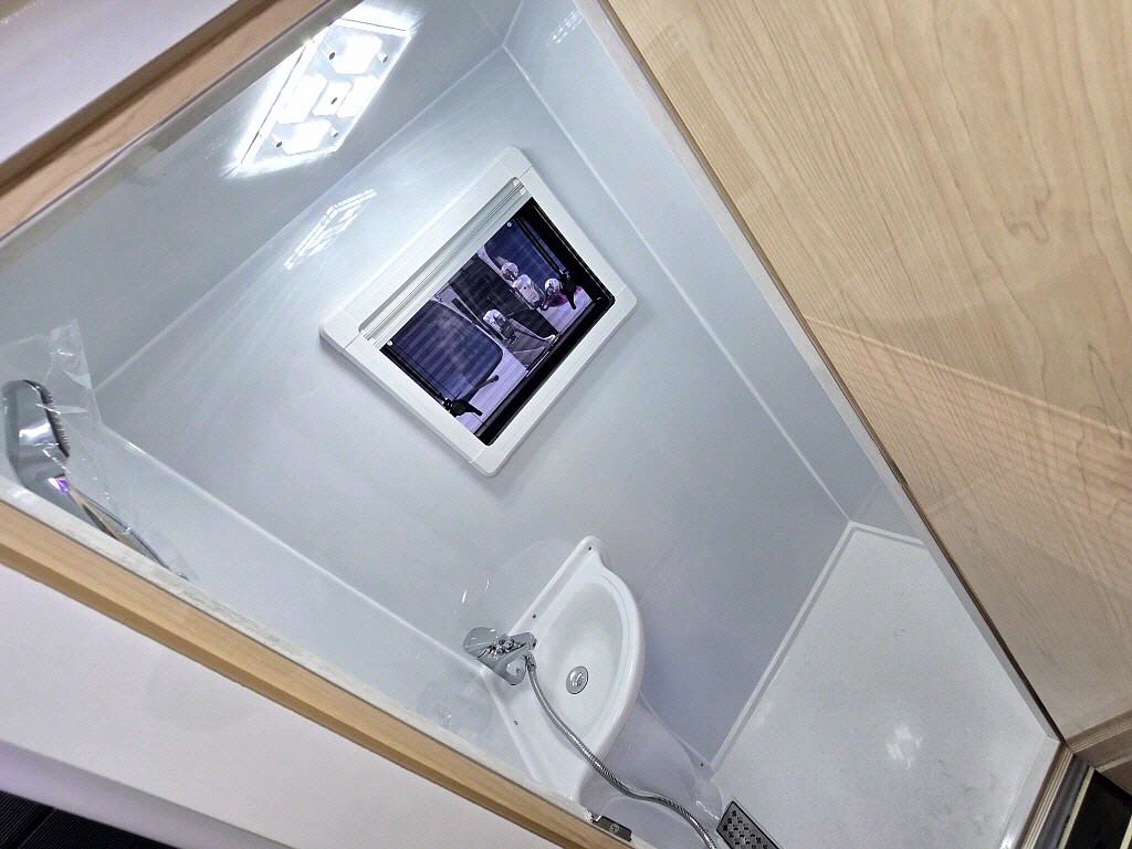 포터2 캠핑트럭 인산철배터리 255A 100L 255W