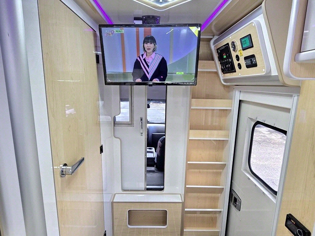 포터2 캠핑트럭 인산철배터리 255A 100L 255W