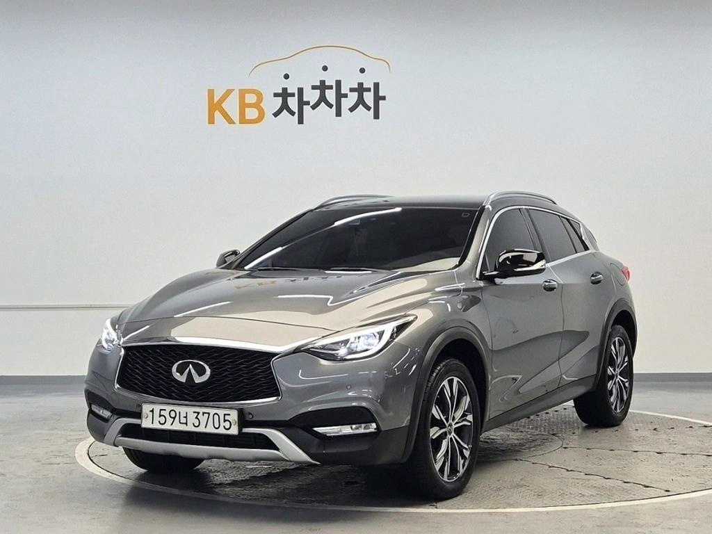 Infiniti QX30 2.0T AWD ESSENTIAL