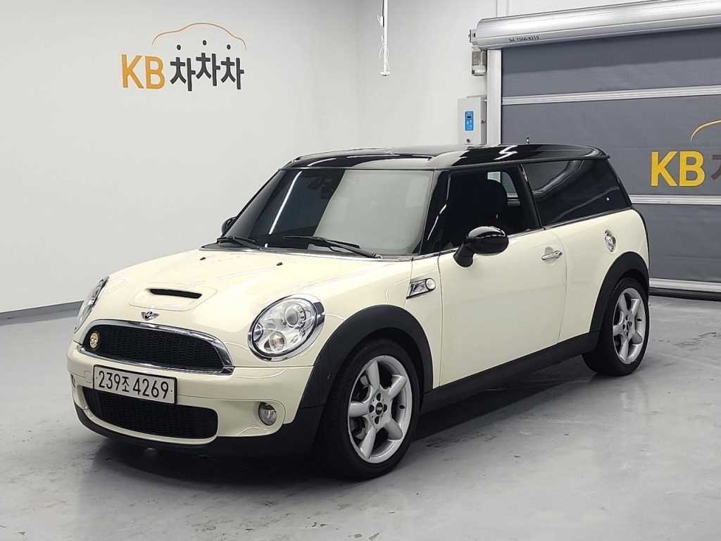 [미니] 쿠퍼 S 클럽맨 기본형 1세대 연식:2010,미션:오토,주행거리:146,461km,연료:휘발유,색상:흰색