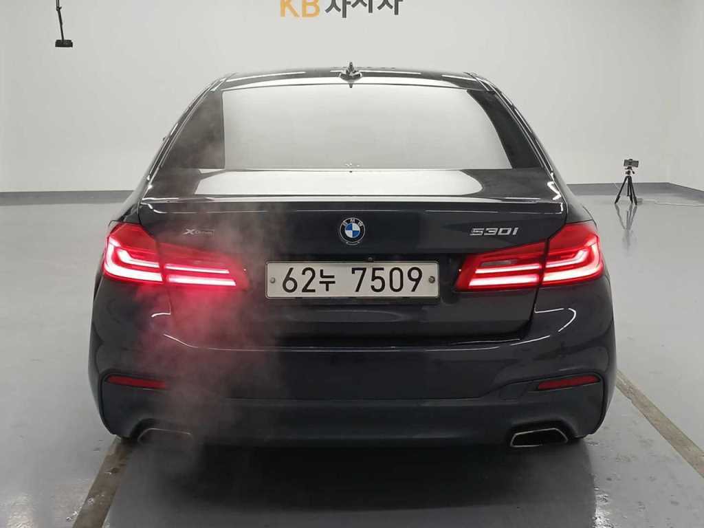 BMW 5시리즈 530i xDrive M 스포츠 사진 2/20