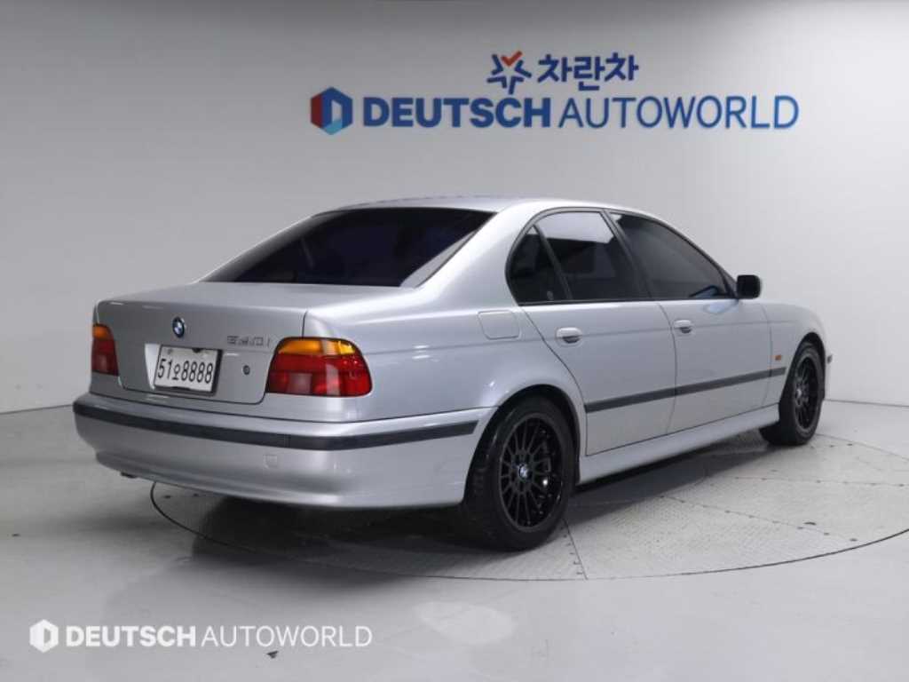 BMW 5시리즈 540i 사진 2/20