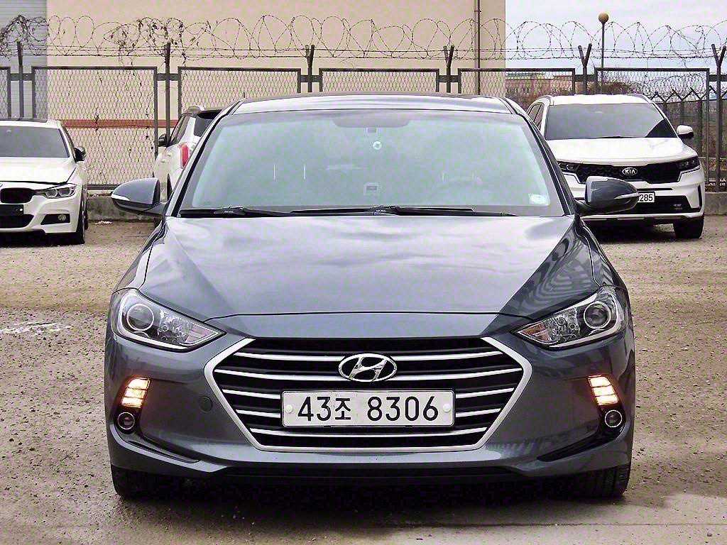 [현대] 아반떼 AD 1.6 GDI 밸류 플러스 연식:2018,미션:오토,주행거리:32,822km,연료:휘발유,색상:회색