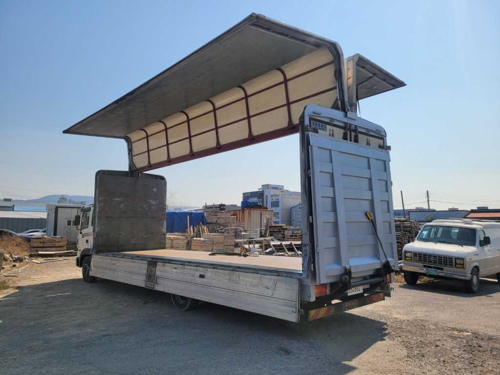 메가트럭 260 단바리 윙바디 5톤 수동