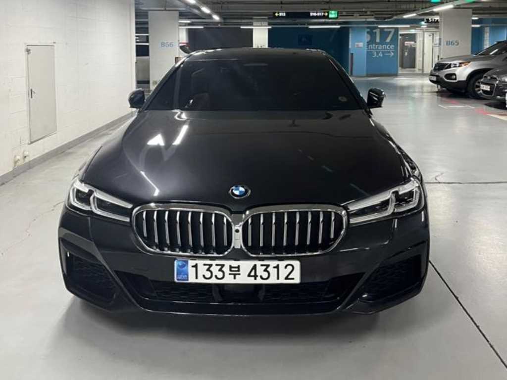 BMW 5시리즈 520i M 스포츠 사진 2/14