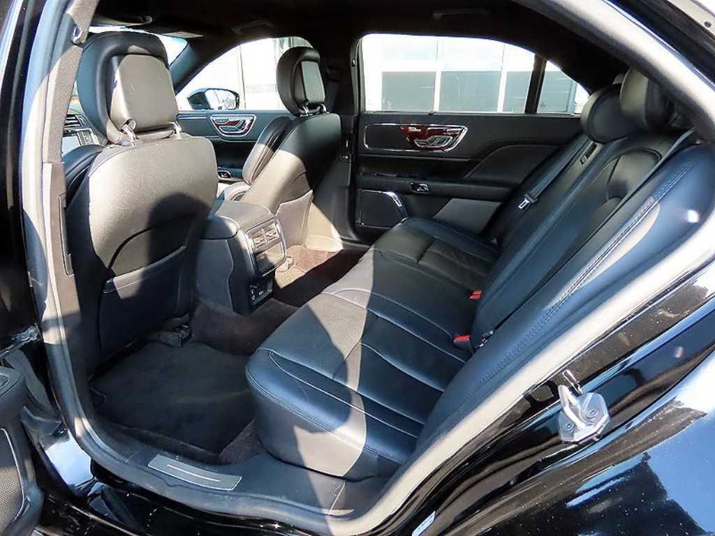 Lincoln Continental 3.0 AWD 10