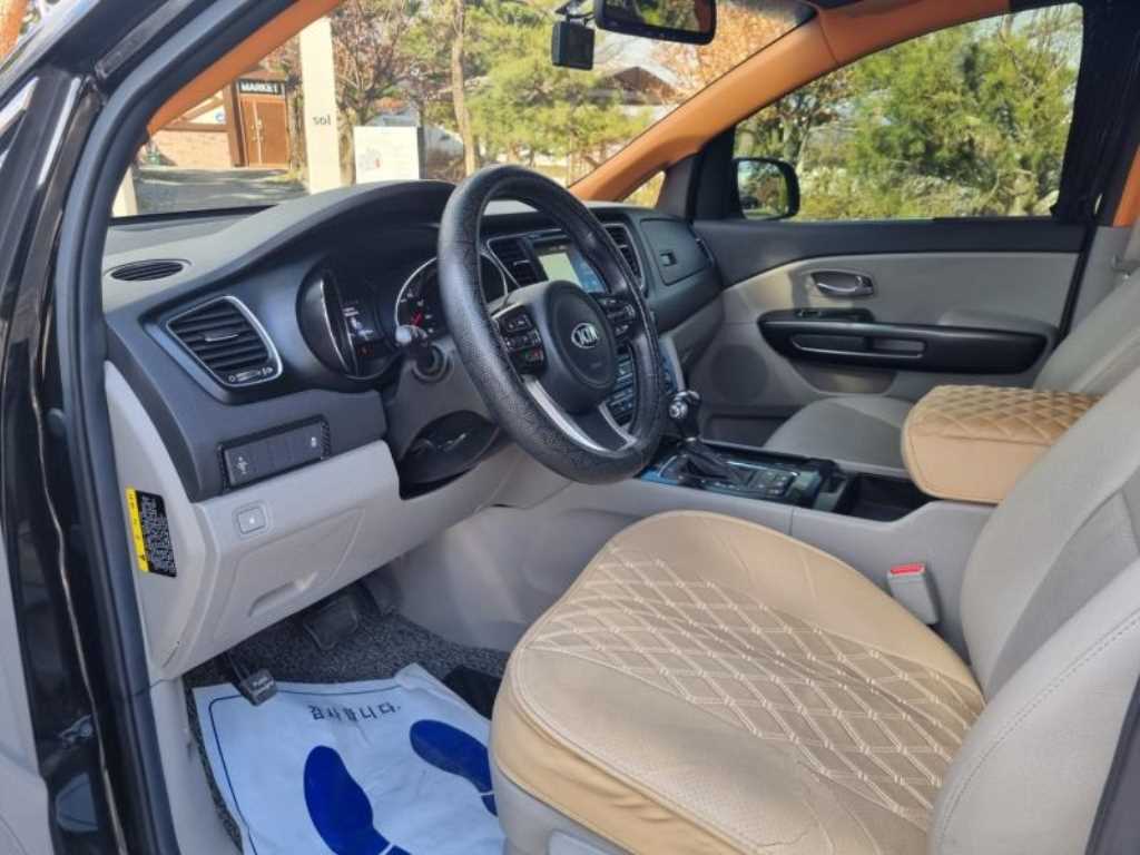 Kia Carnival Diesel Luxury 8