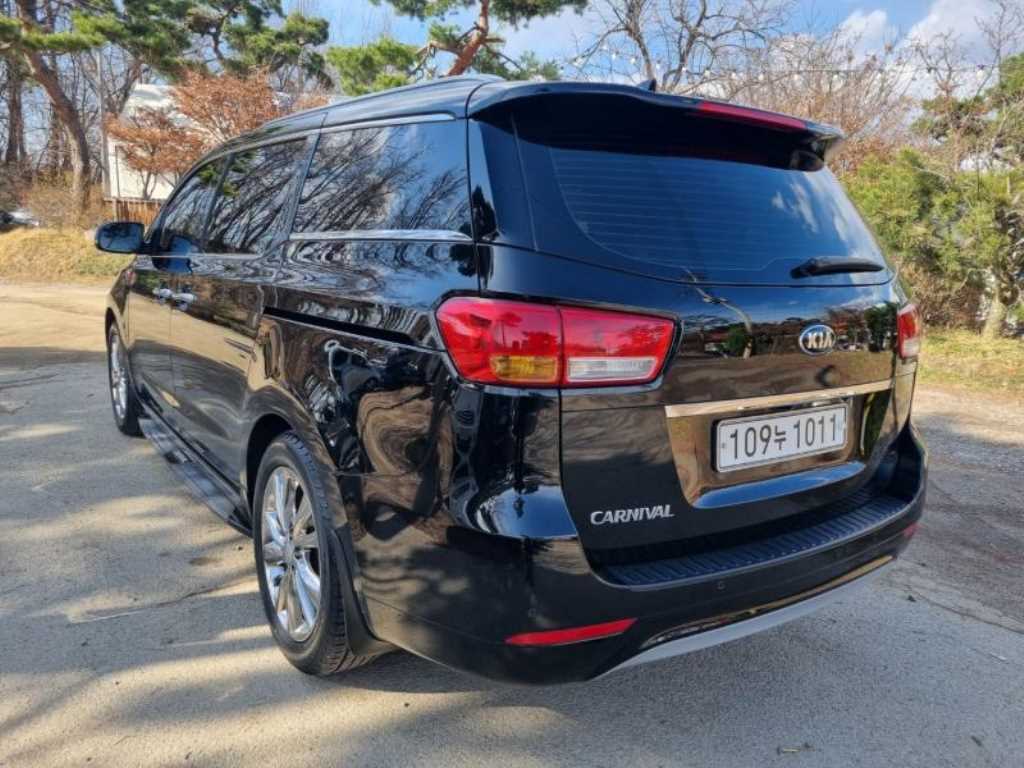Kia Carnival Diesel Luxury 7