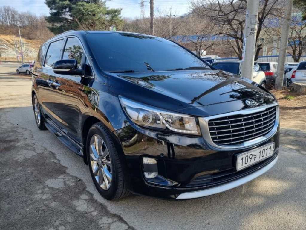 Kia Carnival Diesel Luxury 4