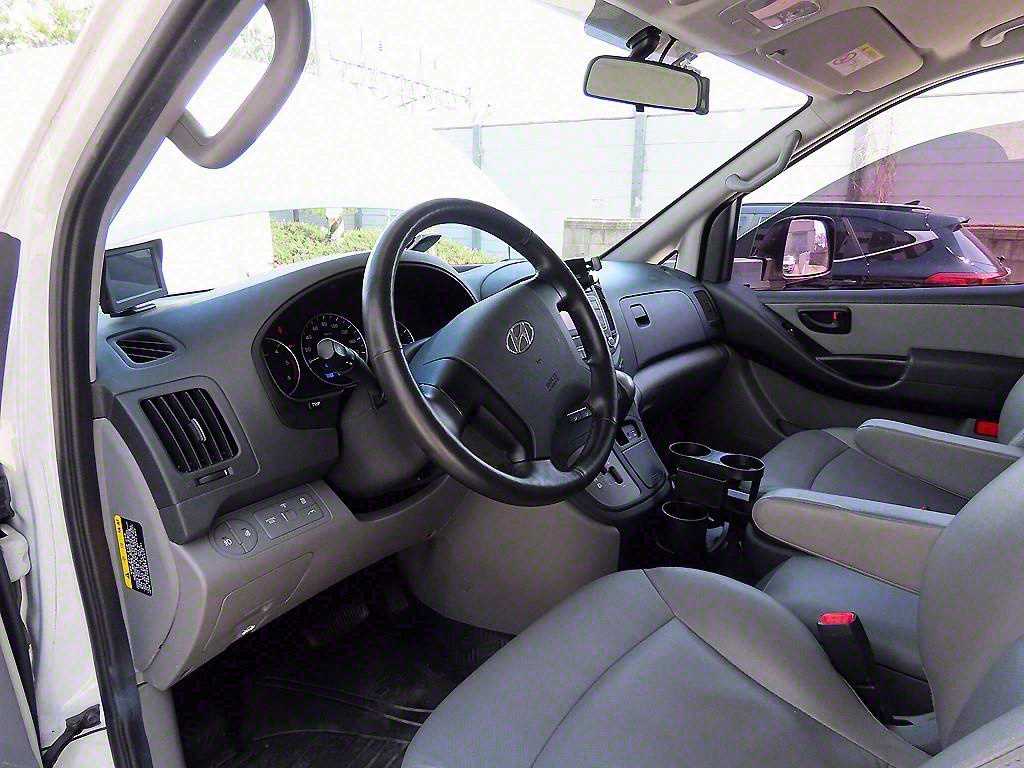 Hyundai Starex 2WD Camping Car 7