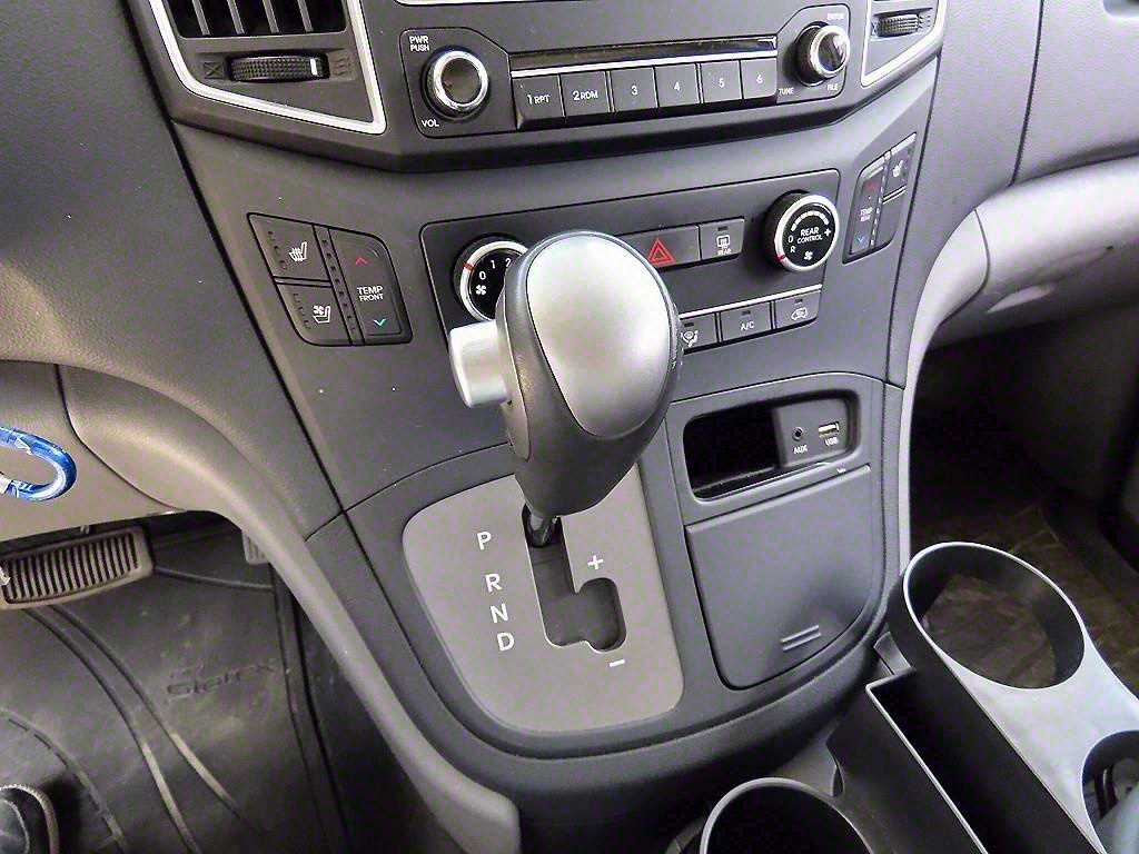 Hyundai Starex 2WD Camping Car 10