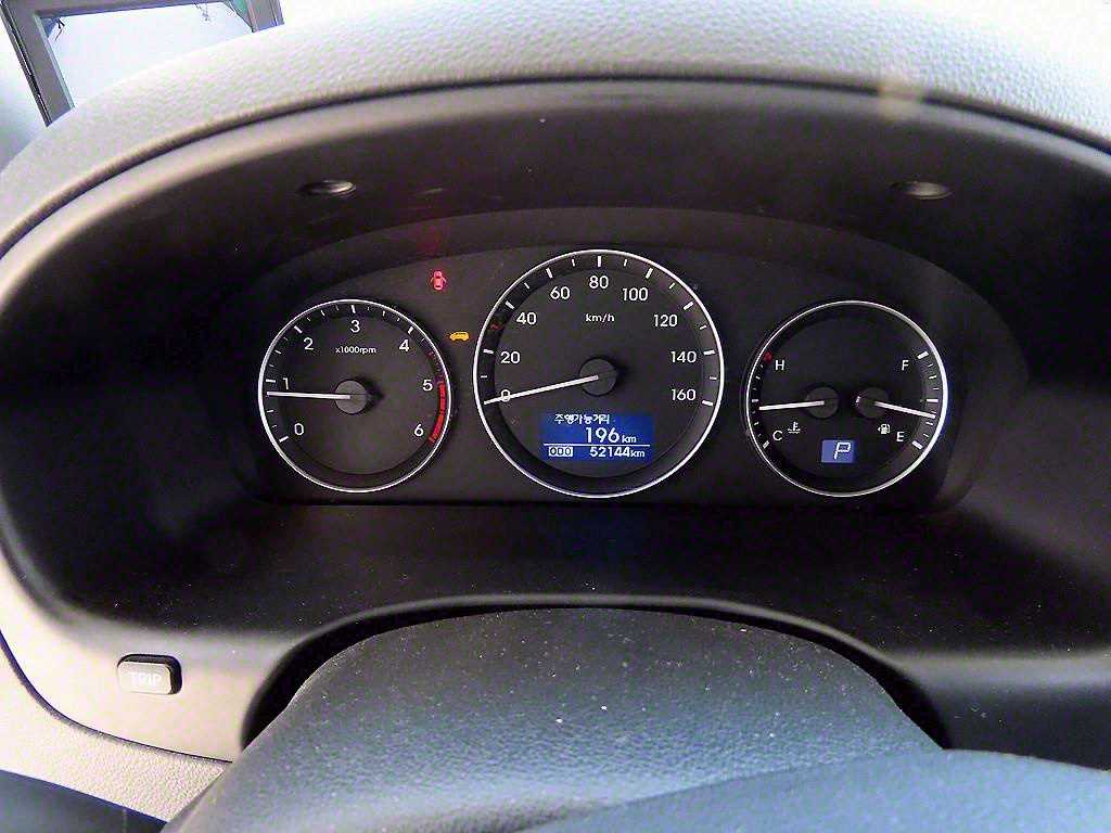 Hyundai Starex 2WD Camping Car 9