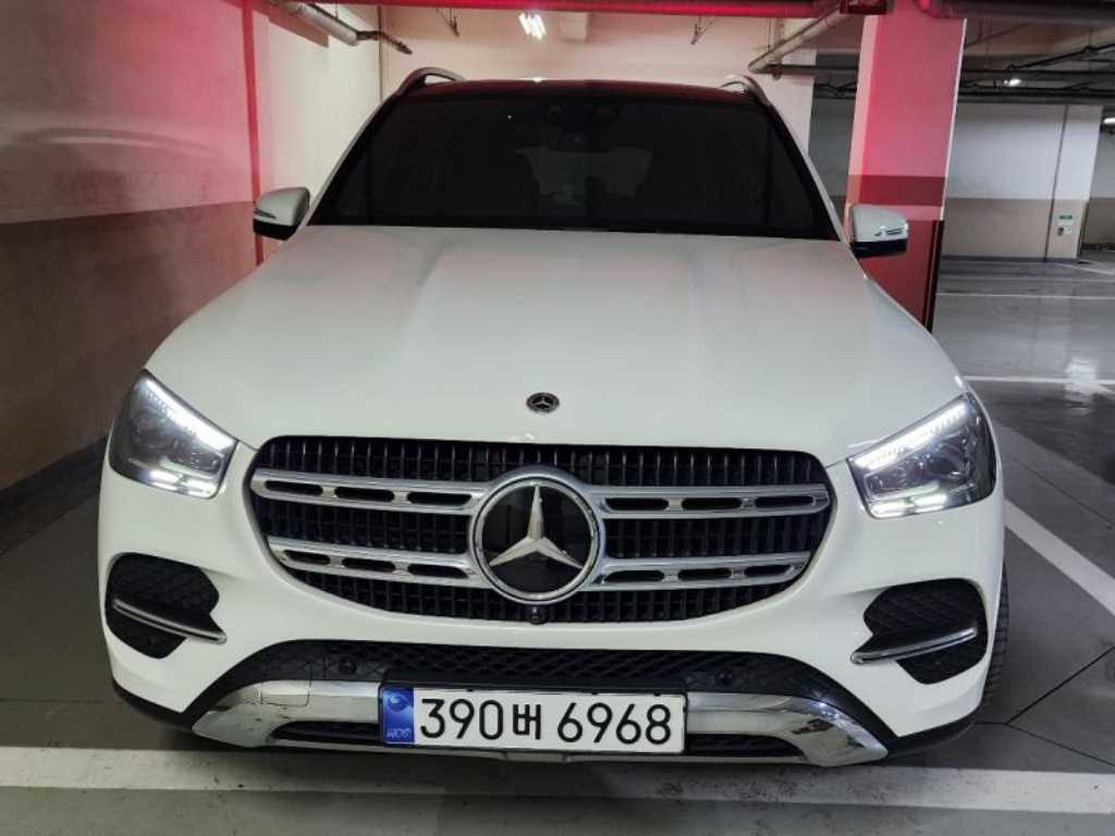 벤츠 GLE 클래스 GLE 300d 4MATIC 사진 2/16