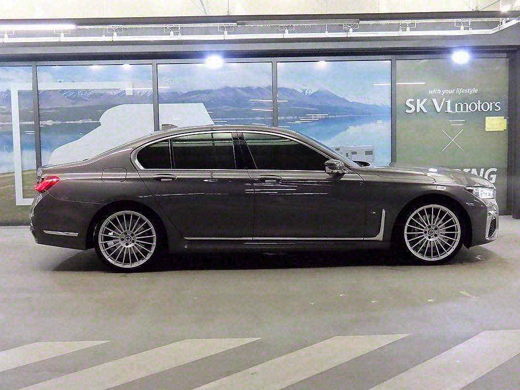 BMW 7 Series 740I M Sport Package 4