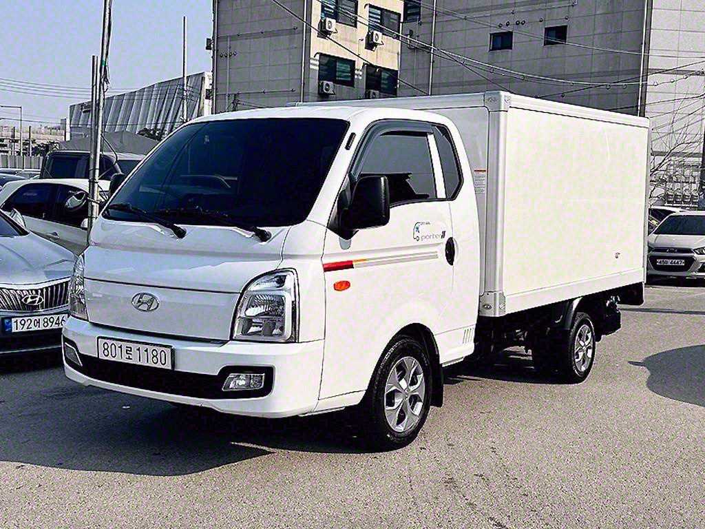 [소형화물] [저상내장탑]포터2 저상탑 연식:2021,미션:오토,주행거리:62,841km,연료:경유 ,색상:흰색