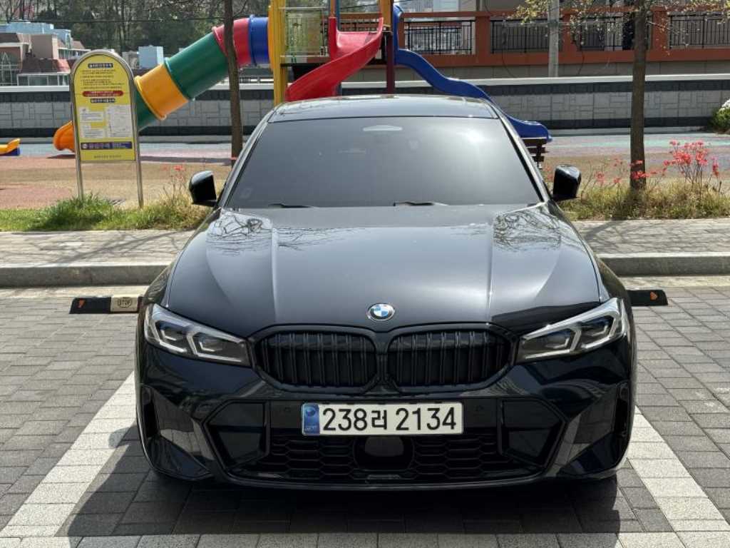 BMW 3시리즈 320i M 스포츠 사진