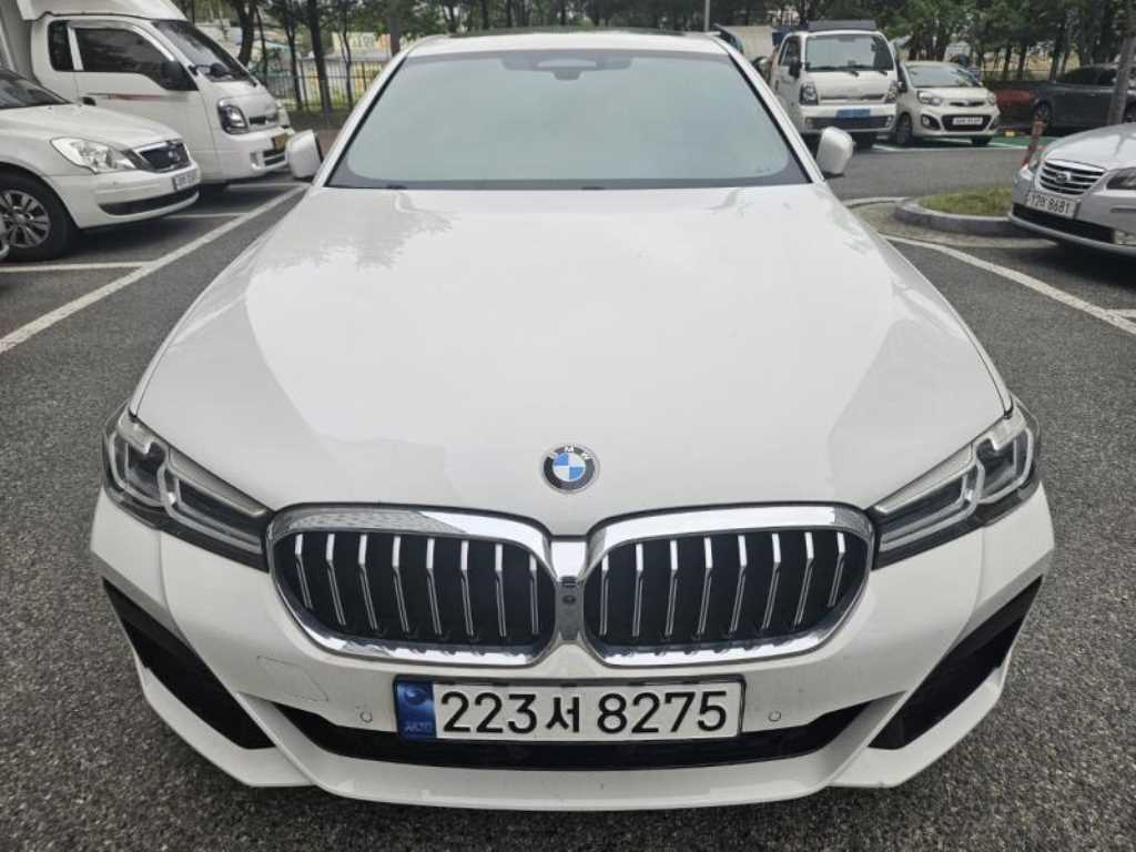 BMW 5시리즈 523d M 스포츠 사진