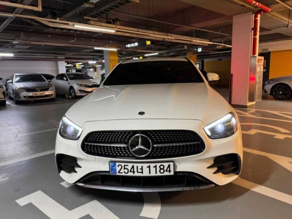 벤츠 E 클래스 E220d 4MATIC AMG라인 사진