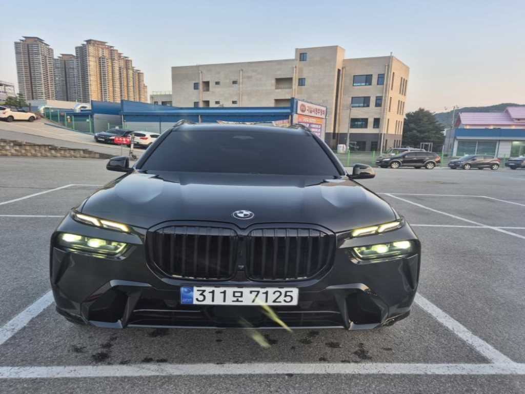 BMW X7 xDrive 40i M 스포츠 사진
