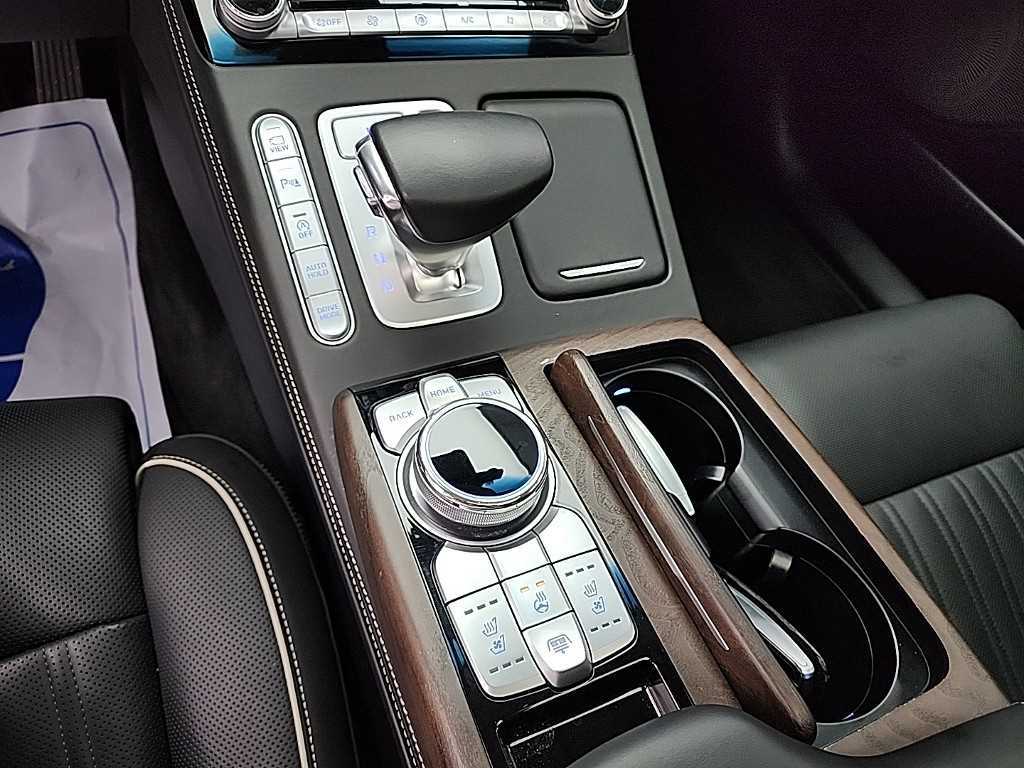 Genesis G90 3.8 GDI AWD Prestige 9