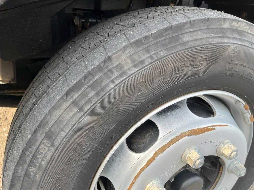메가트럭 단바리 익스하이탑 5톤 수동