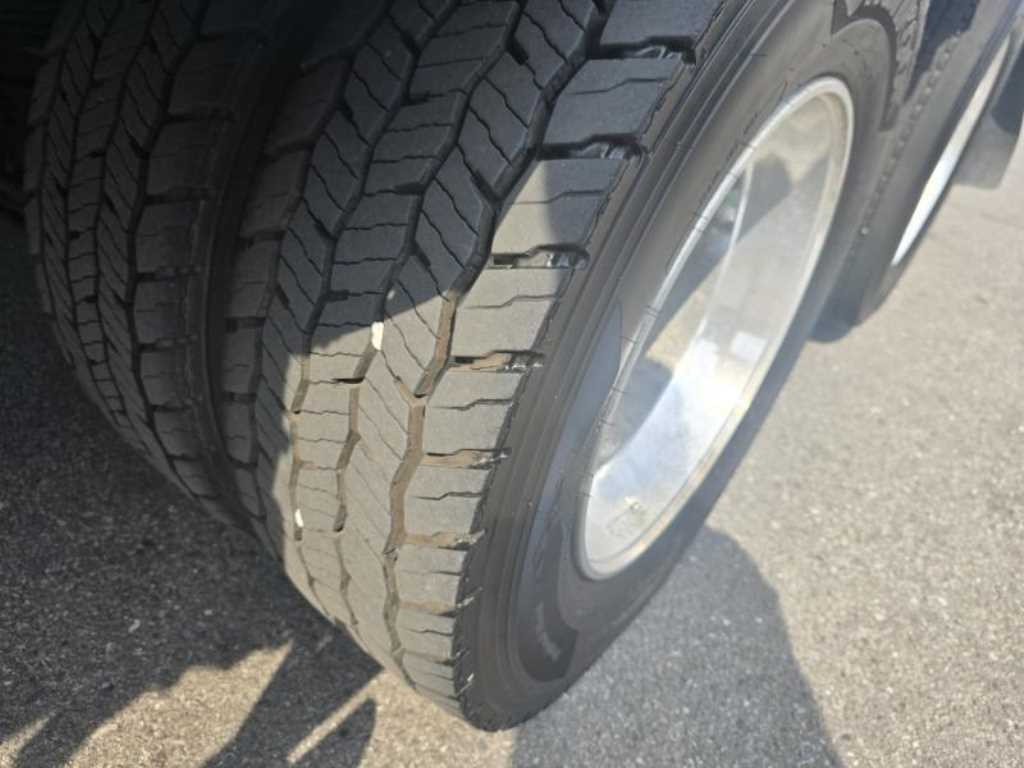 어부바카 파비스 7.5톤