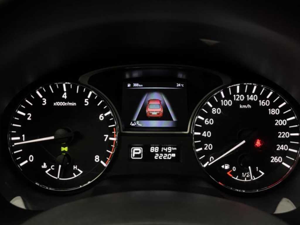 Nissan Altima 2.5 Tech 10