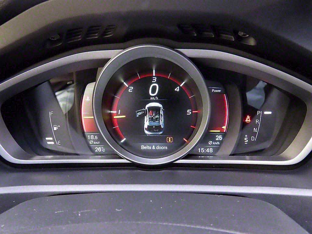 Volvo V40 D3 Momentum 10