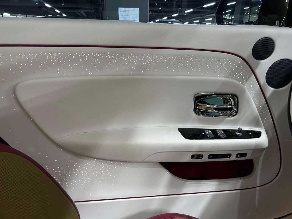 Rolls Royce Spectre EV Coupe 8