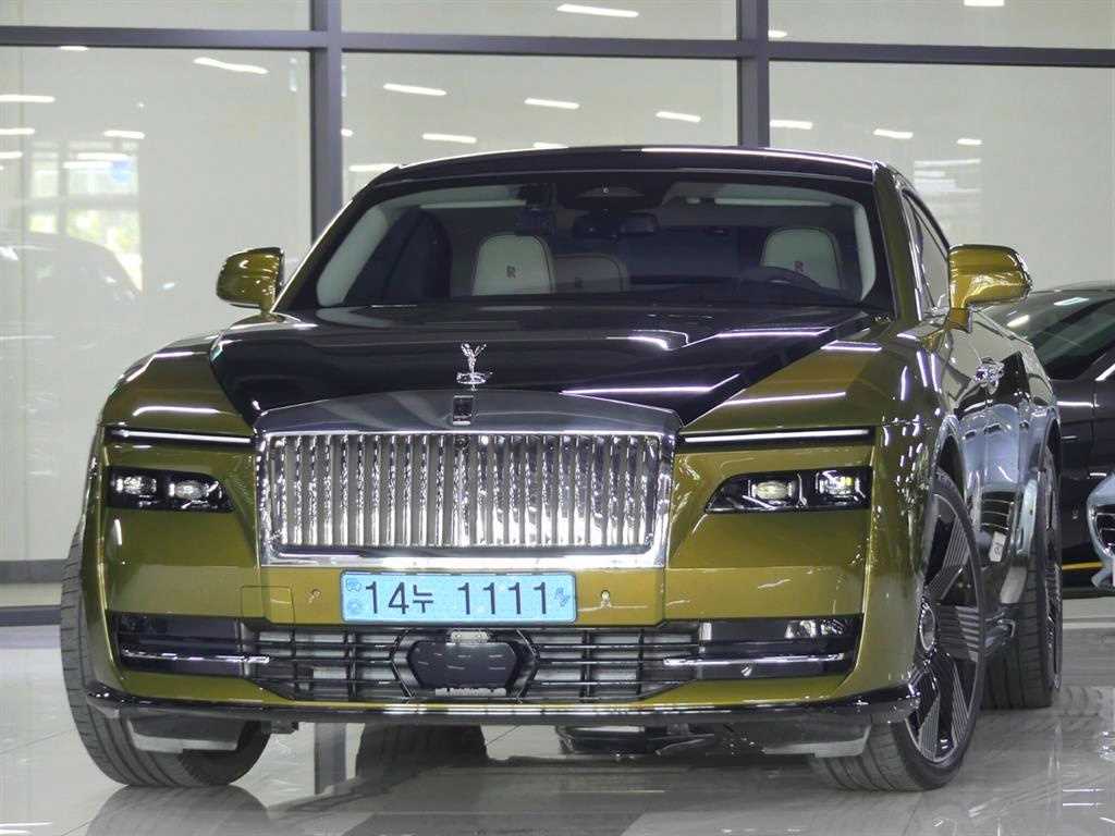 Rolls Royce Spectre EV Coupe
