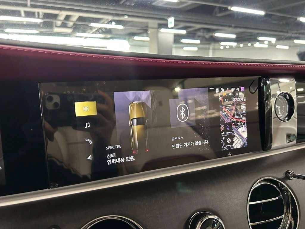 Rolls Royce Spectre EV Coupe 10