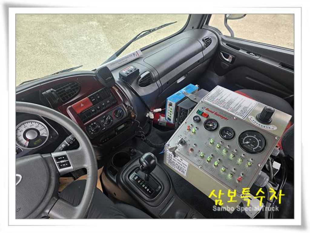 메가트럭 5톤 노면청소차