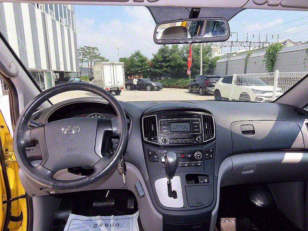 Hyundai Starex Wagon Smart 9