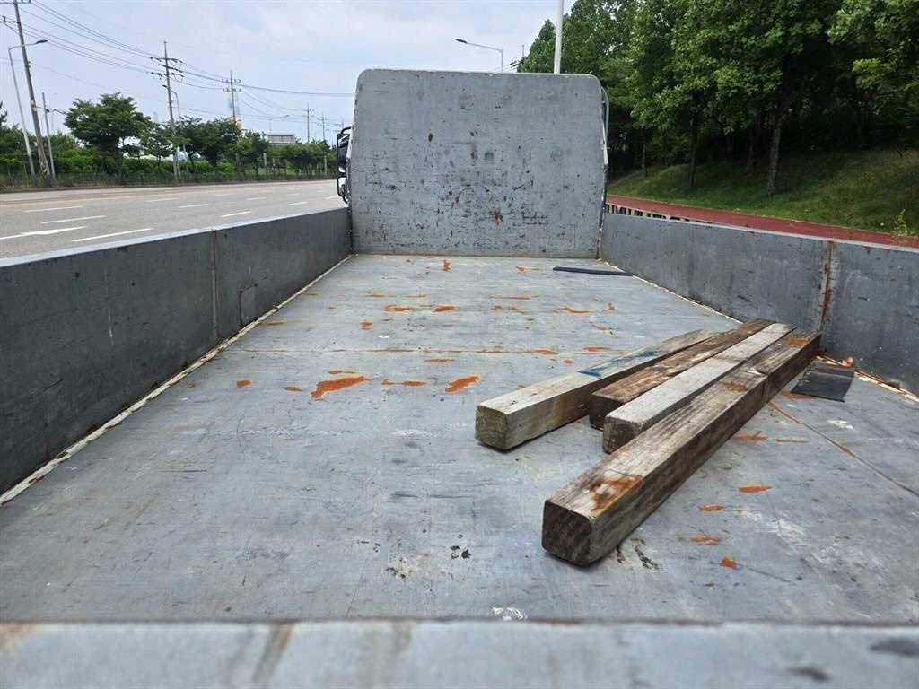 엘프 3.5톤 카고