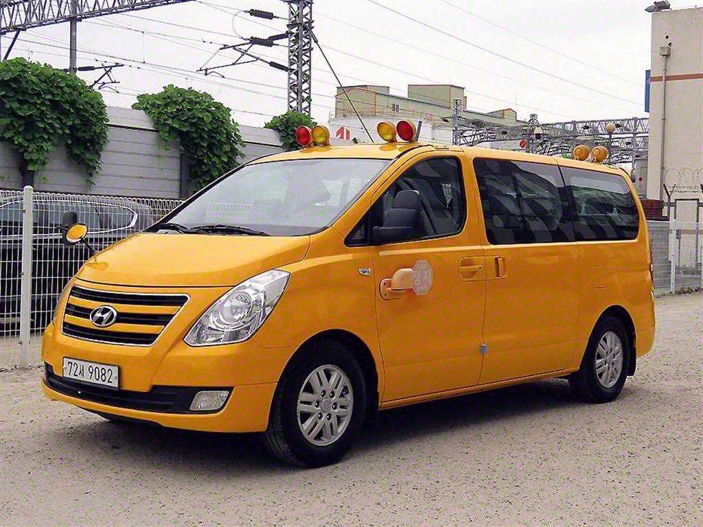 Hyundai Starex 3