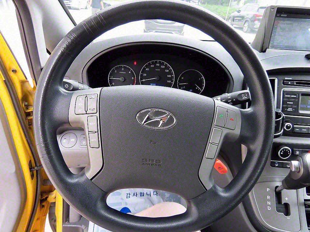 Hyundai Starex 10