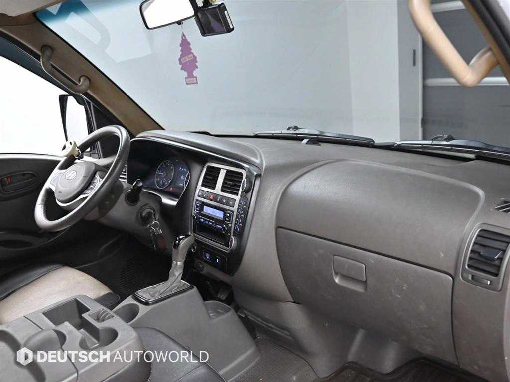 Hyundai Porter Super Cab/ Long Wheelbase CRDi Smart 8