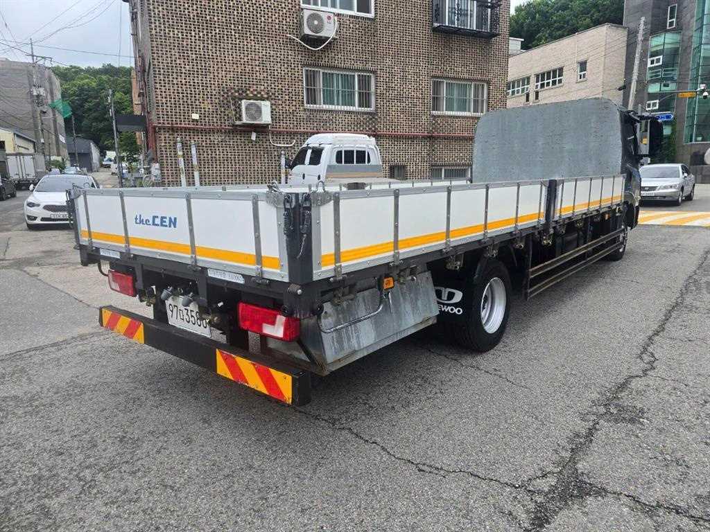 더쎈 3.5톤 카고