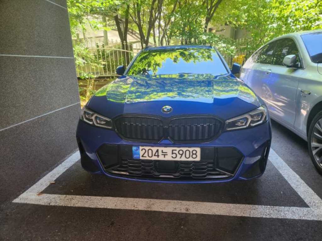 BMW 3시리즈 320i 투어링 M 스포츠 사진