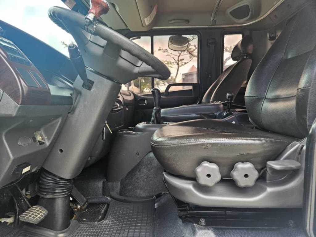 메가트럭 250 단바리 카고 5톤 수동