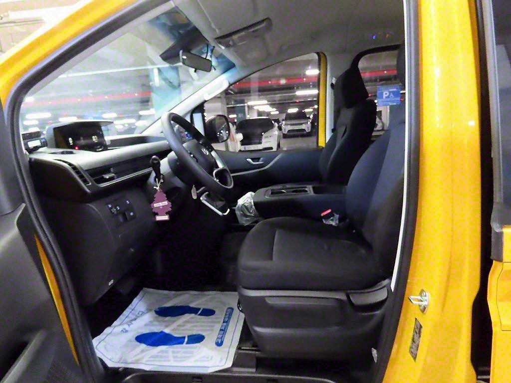 Hyundai Staria 2WD Diesel Tourer Smart 7