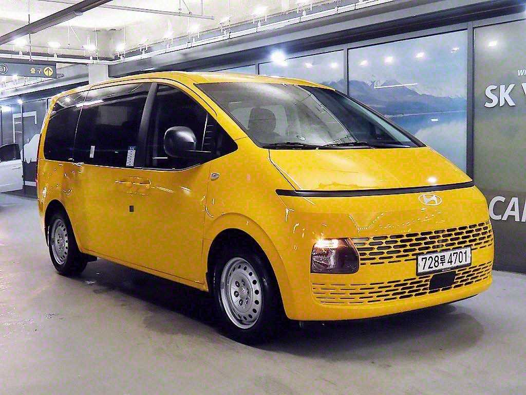 Hyundai Staria 2WD Diesel Tourer Smart 2