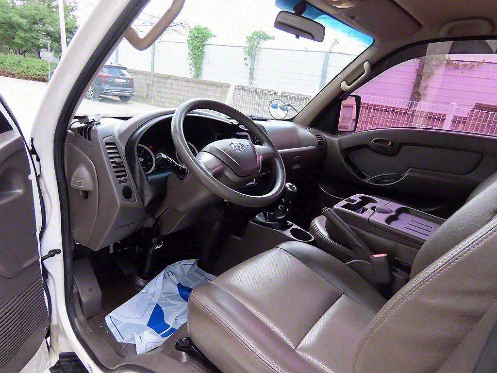 Hyundai Porter Standard Cab/ Long Wheelbase CRDi Super 10