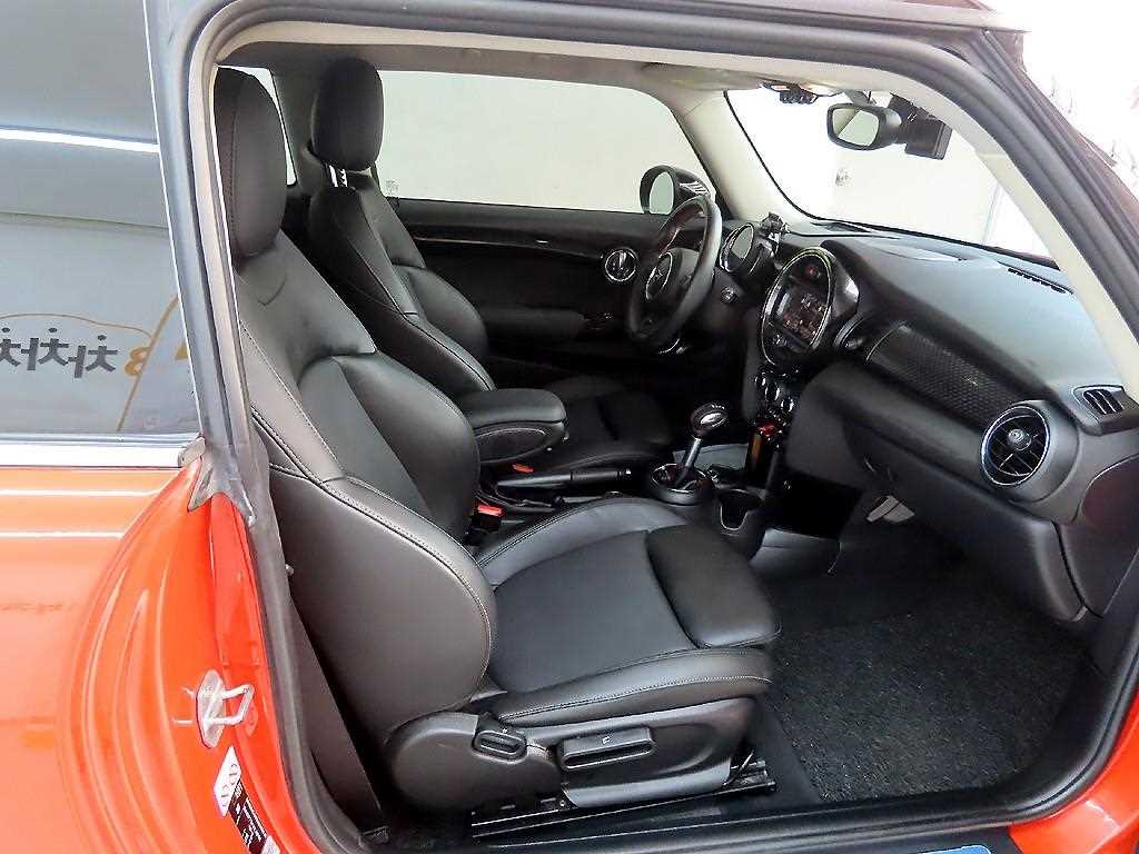 Mini Cooper Base Type 7